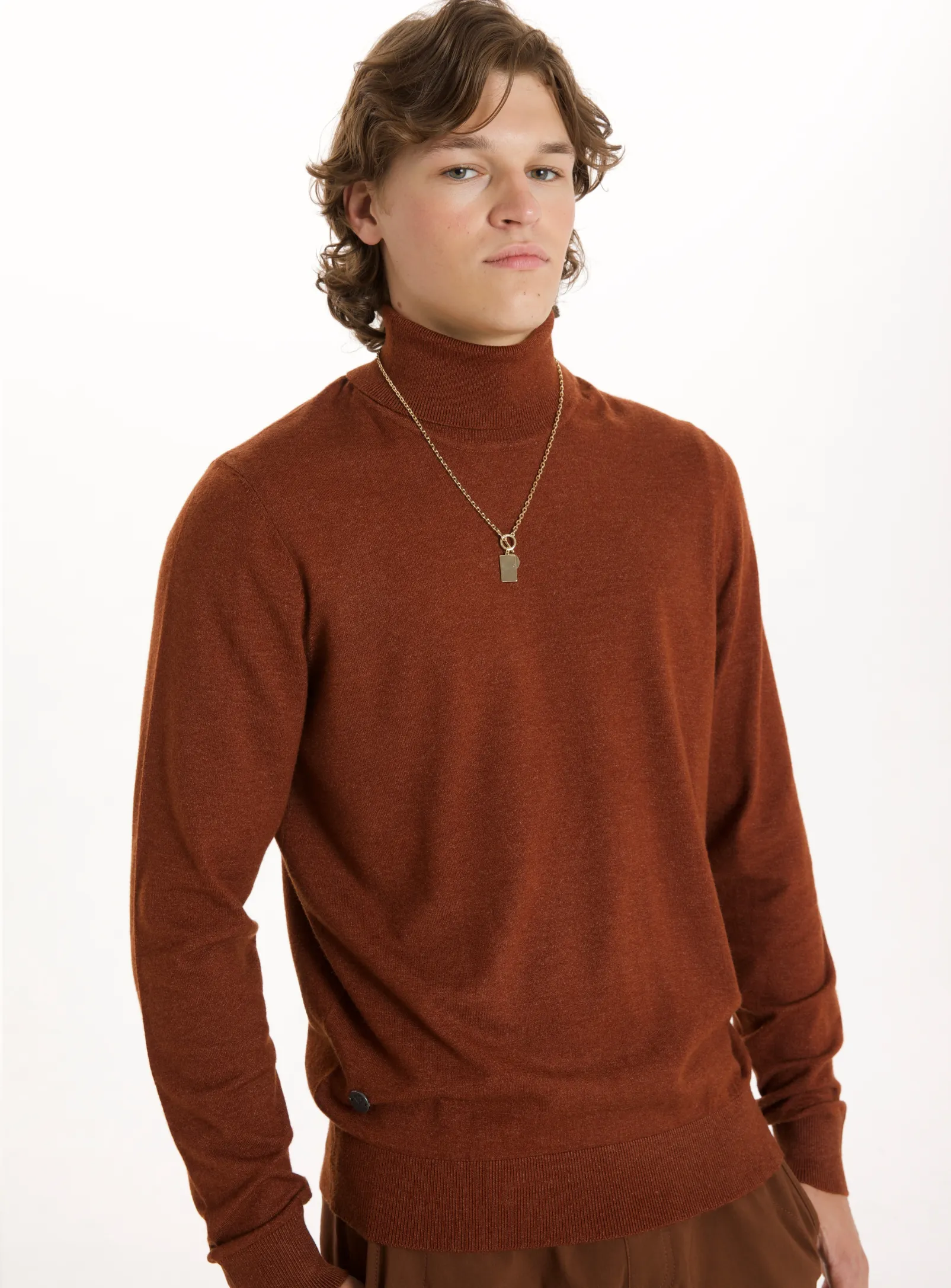 LEVAN | Cashmere-Like Turtleneck Sweater|| LEVAN |Pull à col roulé