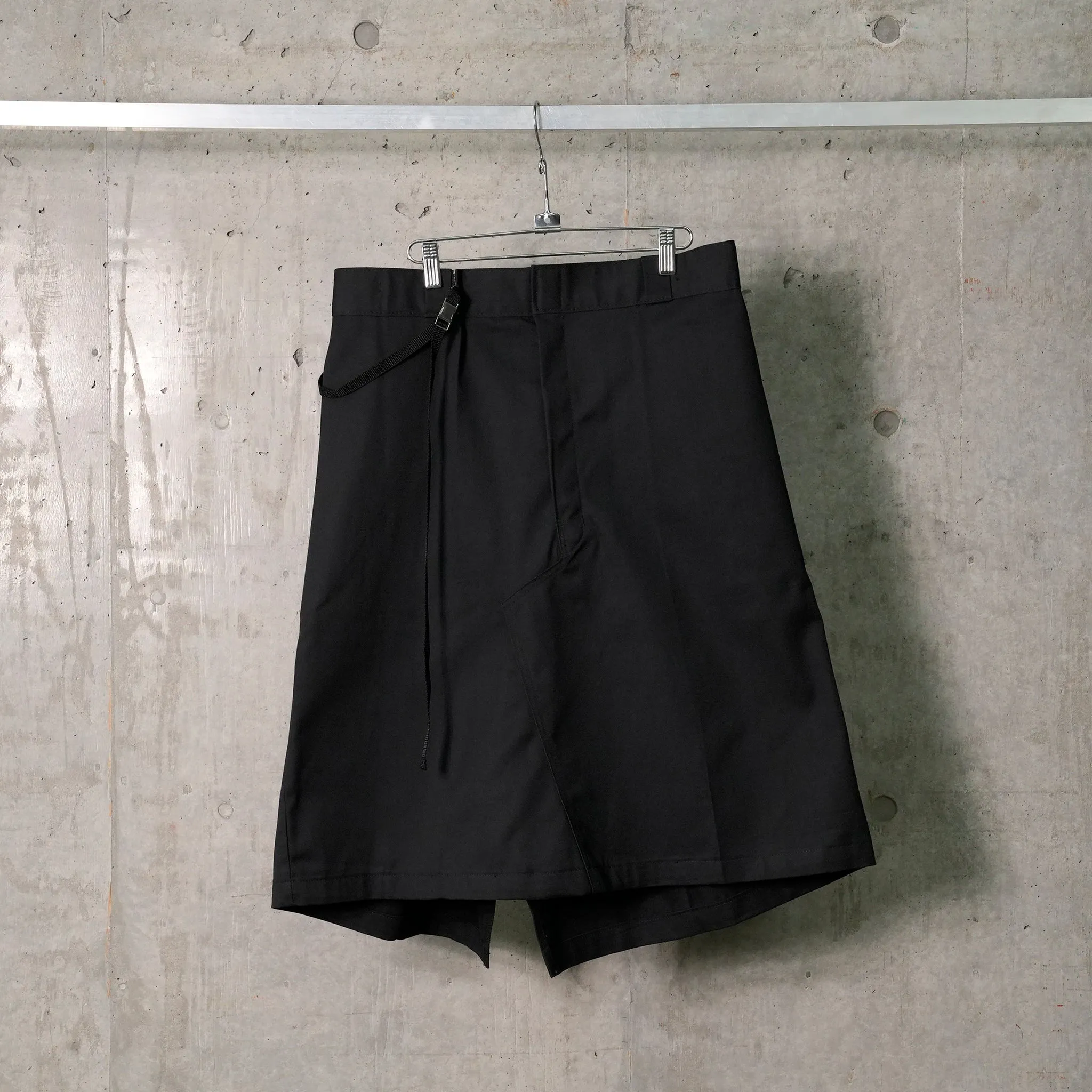 RECONSTRUCTED WORK SKIRT / BLACK