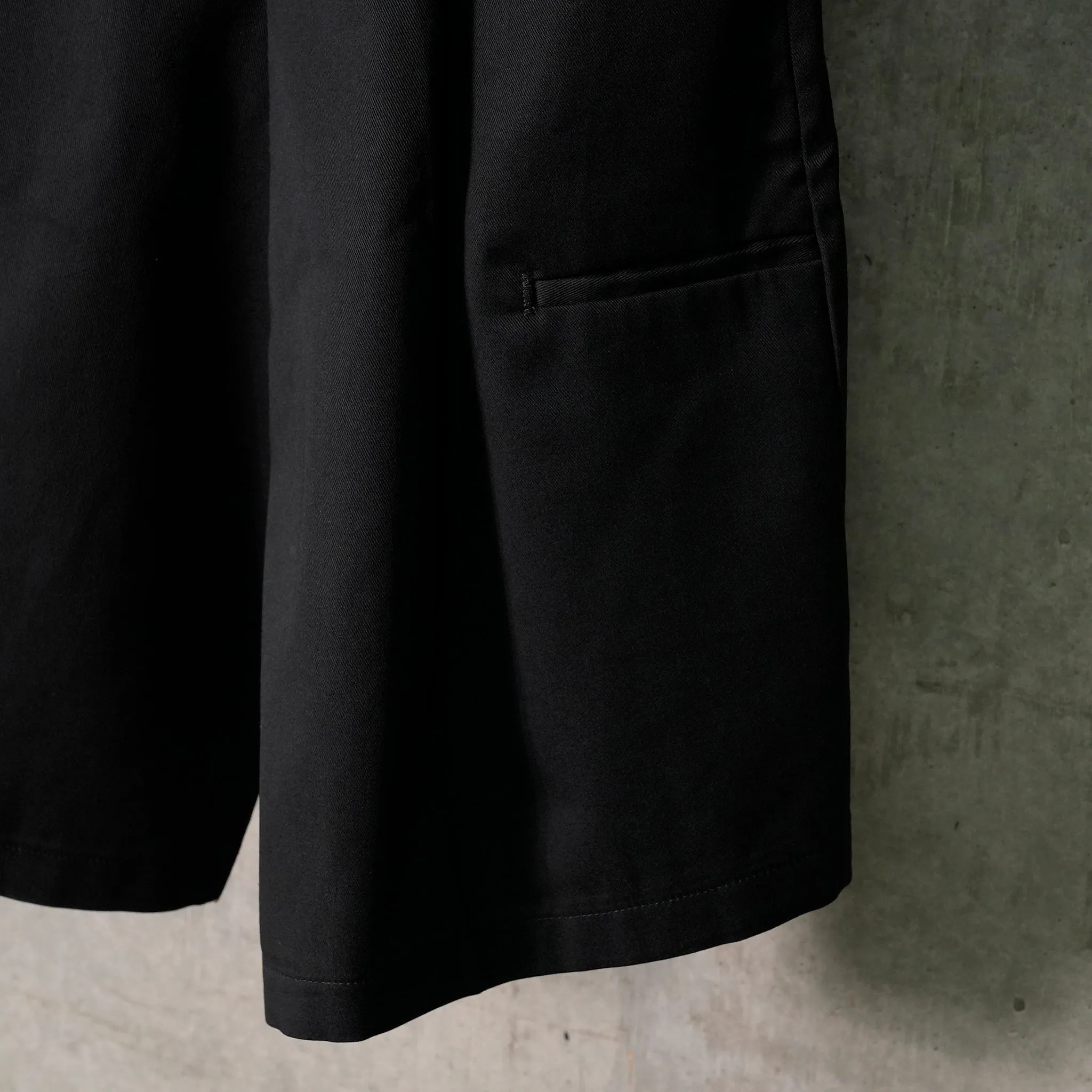 RECONSTRUCTED WORK SKIRT / BLACK